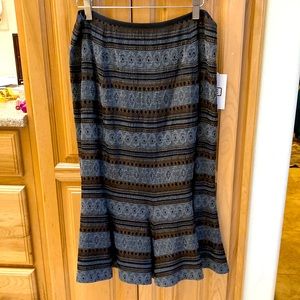 Cute knit look flare skirt. Grey/ brown. Nwt